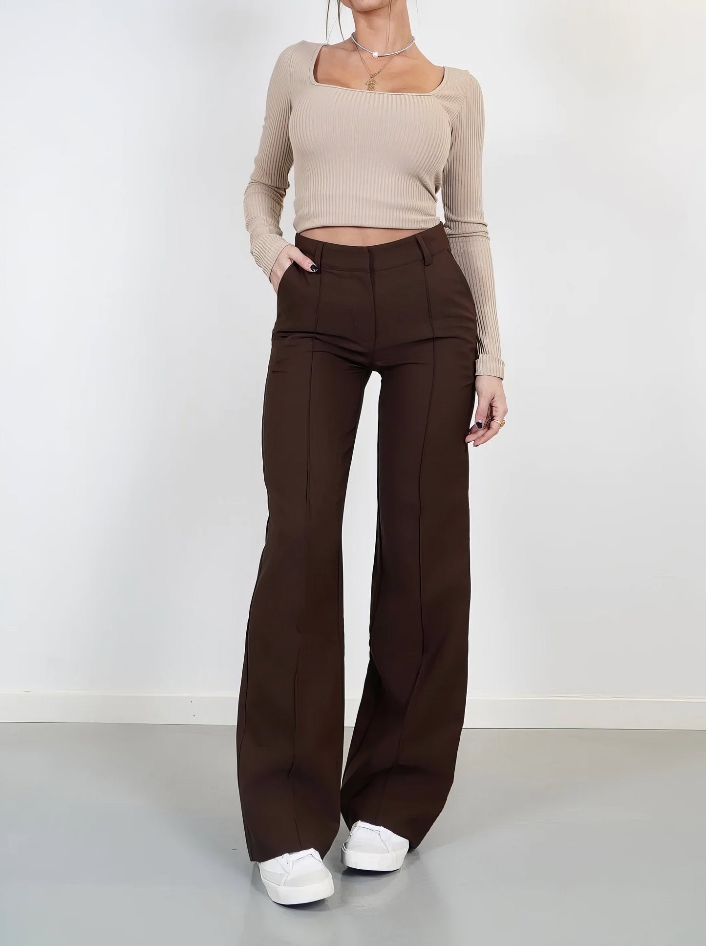 EVA | BROEK MET WIJDE PIJPEN