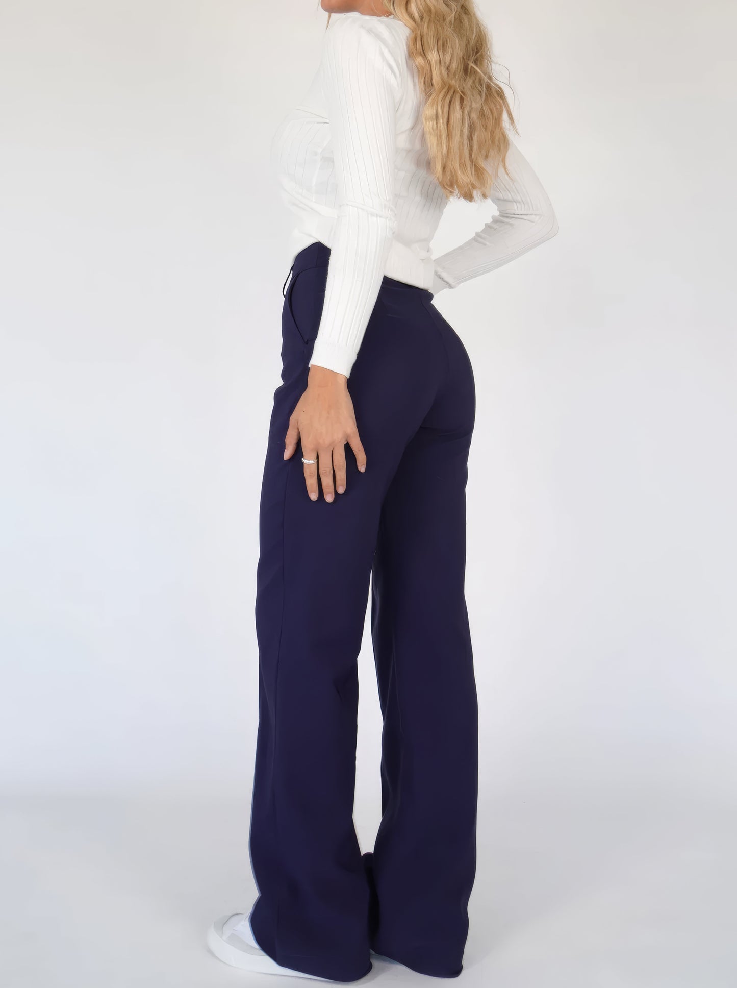 EVA | BROEK MET WIJDE PIJPEN