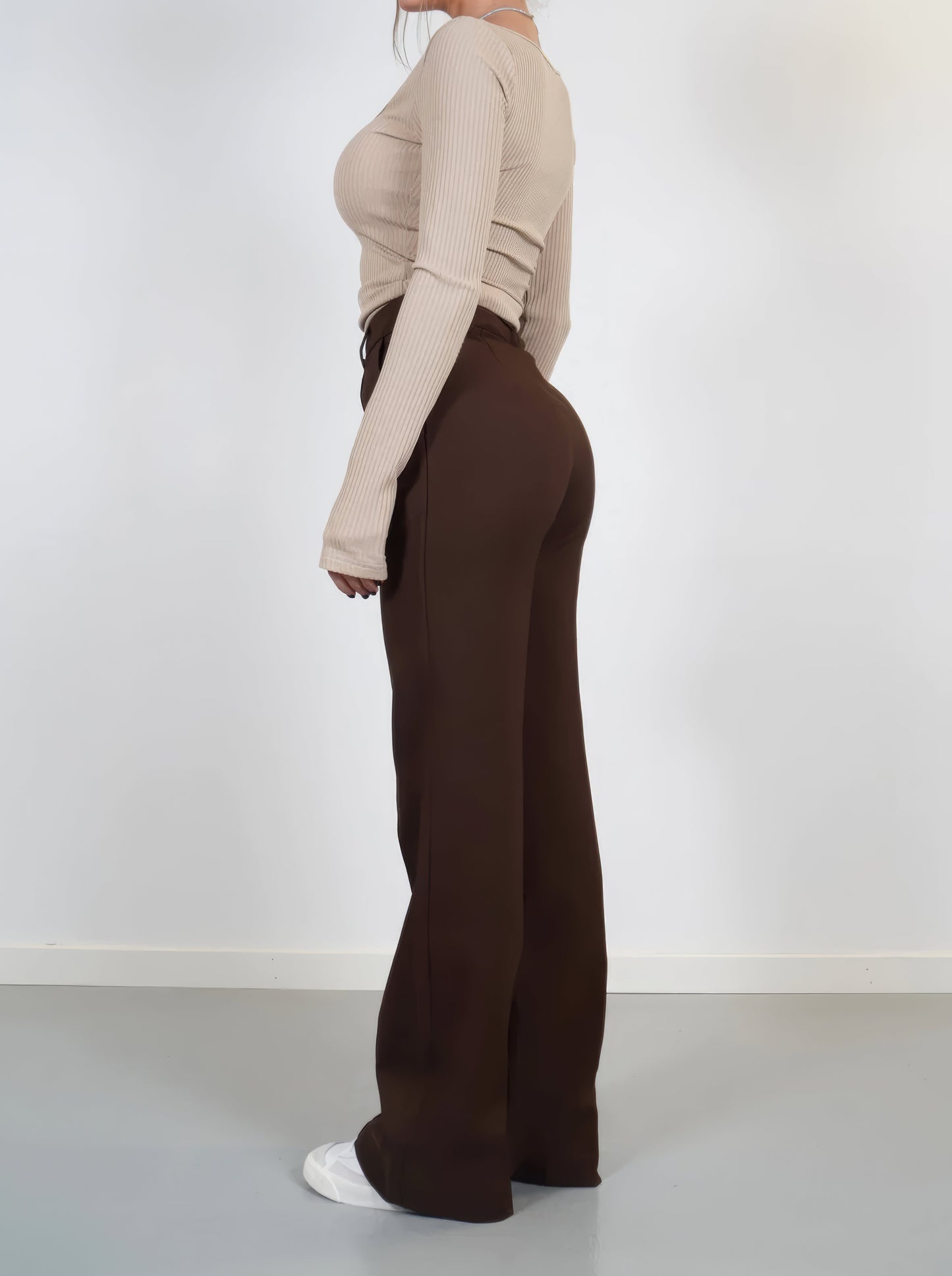 EVA | BROEK MET WIJDE PIJPEN