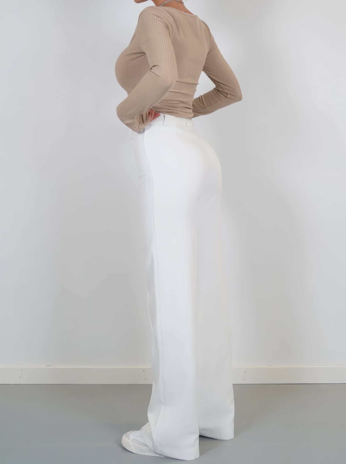 EVA | BROEK MET WIJDE PIJPEN