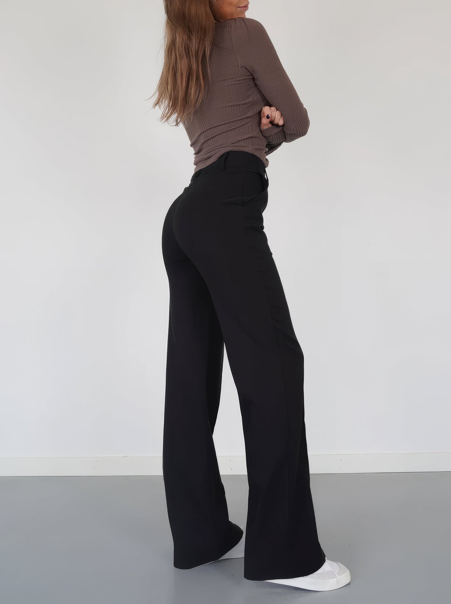 EVA | BROEK MET WIJDE PIJPEN
